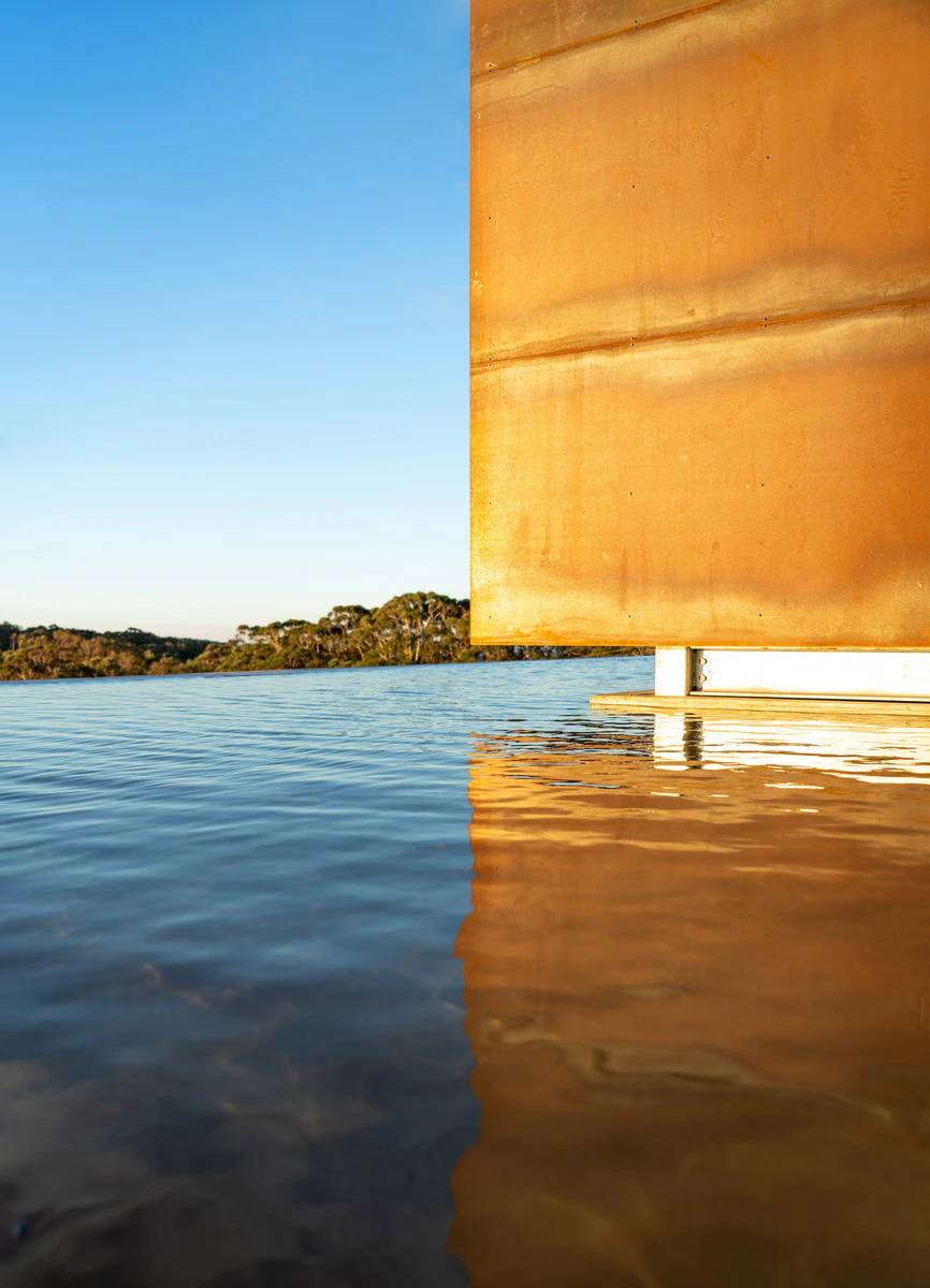 Mirrored pool