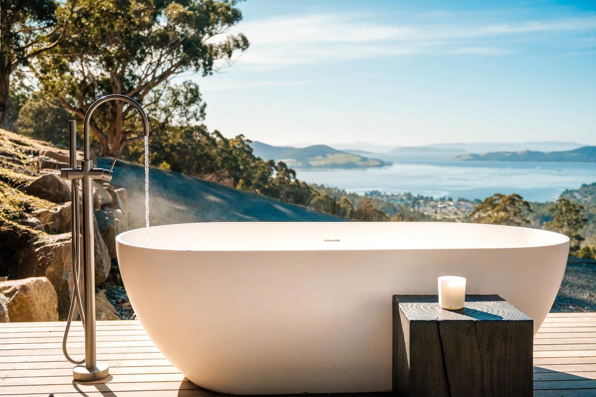 Alfresco bathtub