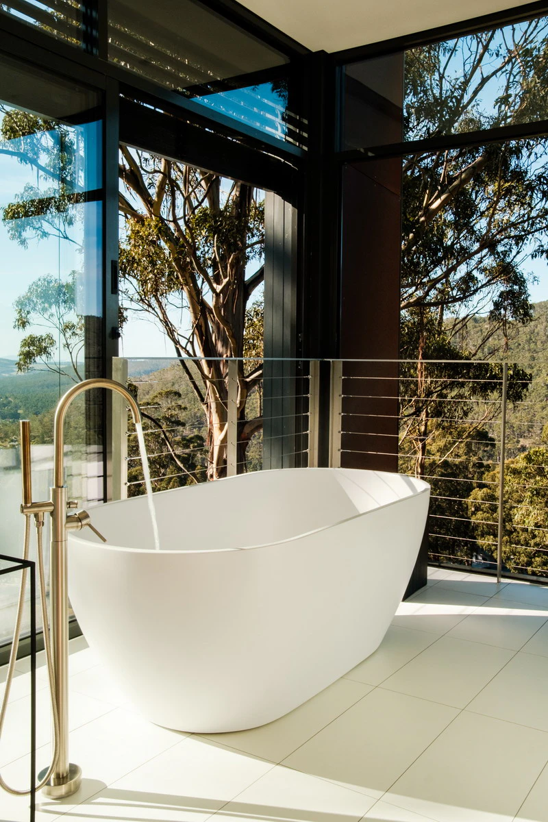Individual bathtub